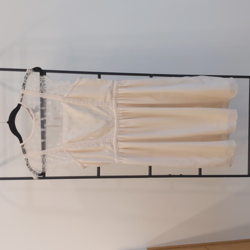 Size 8 H&M lined light pink chiffon lace pink dress